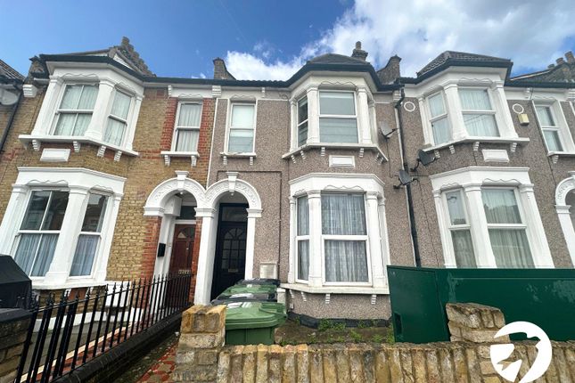 Honley Road, London, SE6 2 bed flat for sale