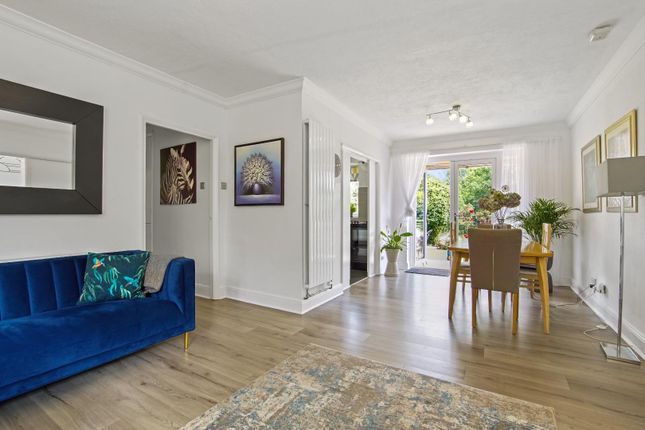 Beckett Walk, Beckenham, Kent 2 bed maisonette for sale