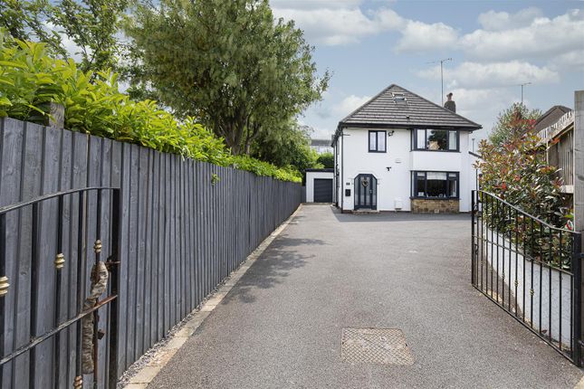 Acre House Avenue, Huddersfield HD3 5 bed detached house for sale