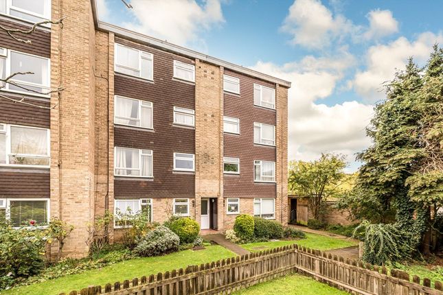 Stourton Avenue, Hanworth TW13 1 bed flat for sale