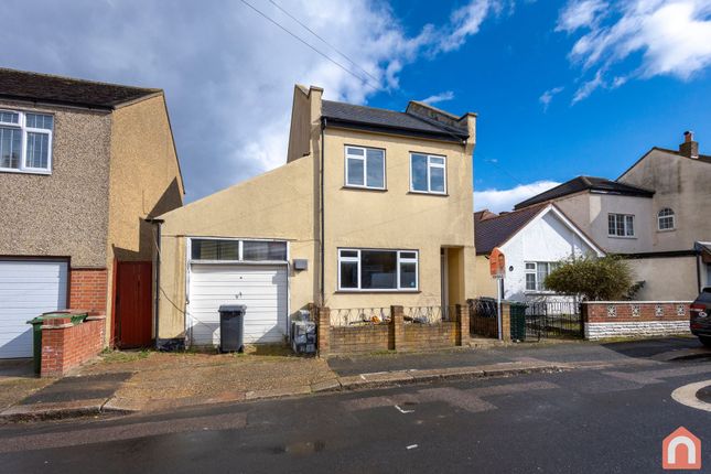 Suffield Road, London E4 3 bed detached house for sale