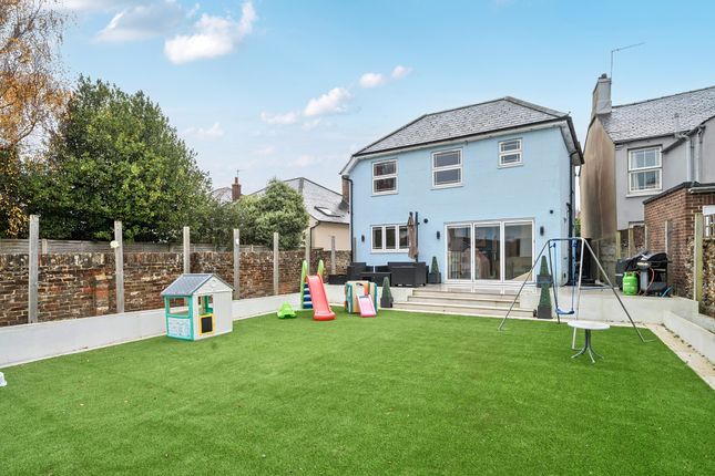 4 bed detached house