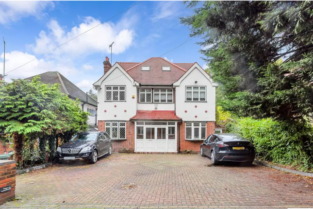 6 bedroom detached house for sale