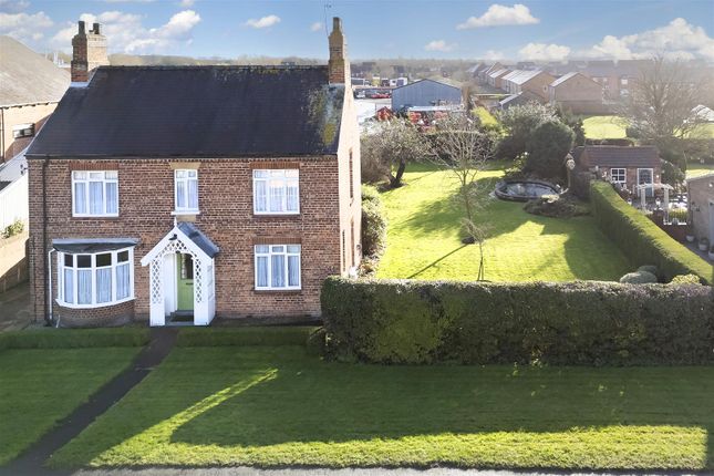 Holme Road, Market Weighton, York 3 bed detached house for sale