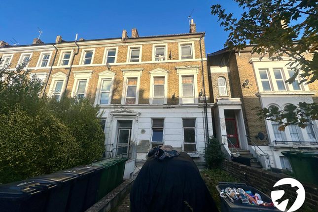 Lewisham Way, London, SE14 1 bed flat for sale