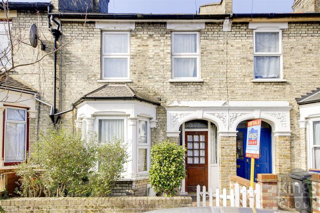 Kenilworth Avenue, Walthamstow, London 2 bed terraced house for sale