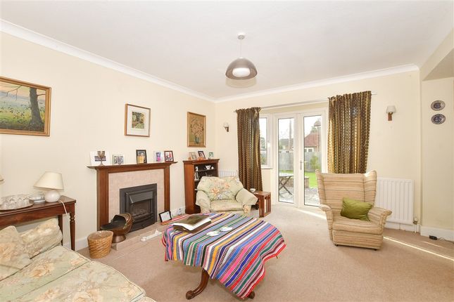 4 bed detached house