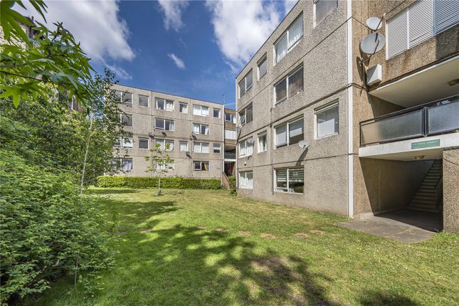 24 Carlton Drive, London, SW15 4 bed apartment for sale
