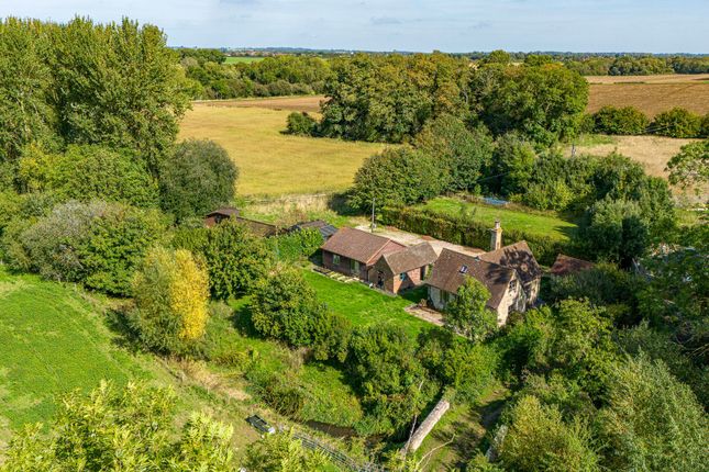 Risborough Road, Aylesbury HP17 3 bed cottage for sale