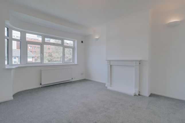 Eldon Avenue, Borehamwood, WD6 3 bed maisonette for sale