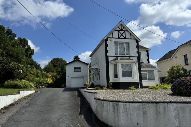 Kings Road, Llandybie, Ammanford 3 bed detached house for sale