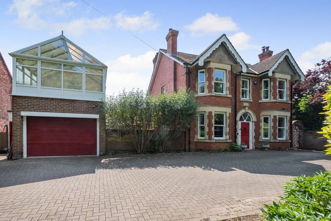 Finedon Road, Irthlingborough... 4 bed detached house for sale