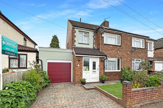 Brandreth Avenue, Dunstable LU5 4 bed semi