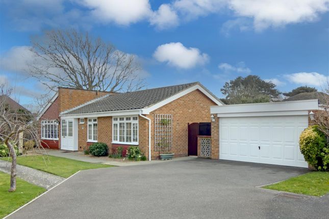Meadway, Rustington BN16 3 bed detached bungalow for sale