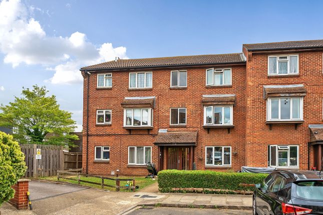 Concord Close, Northolt, Middlesex 1 bed apartment for sale