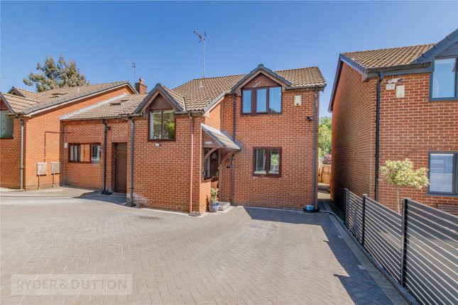 Packwood Chase, Chadderton, Oldham... 4 bed link detached house for sale