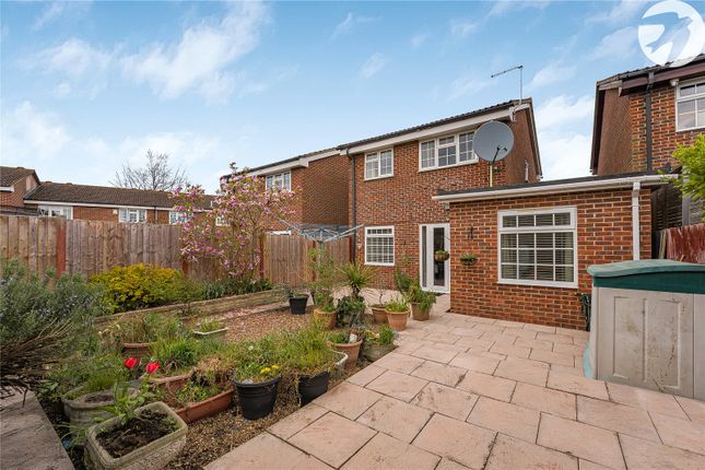Brewers Field, Wilmington, Kent, DA2 3 bed link detached house for sale