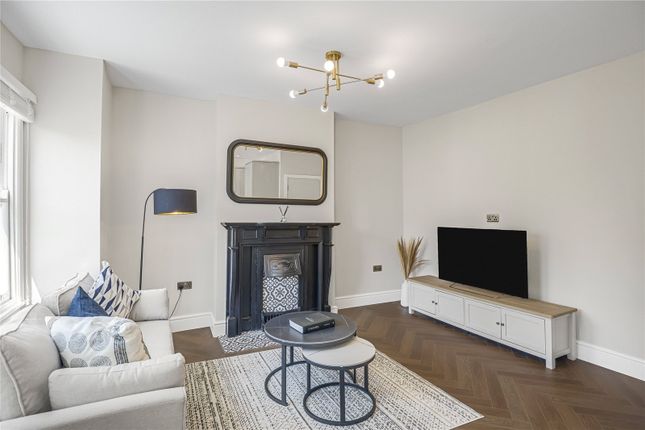 Althea Street, London, SW6 2 bed maisonette for sale
