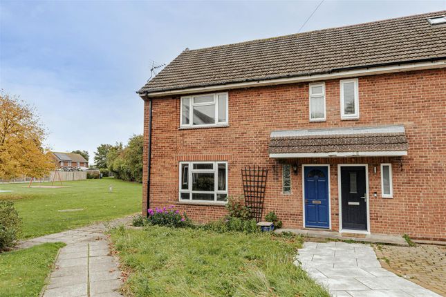 Stonar Close, Sandwich CT13 3 bed semi