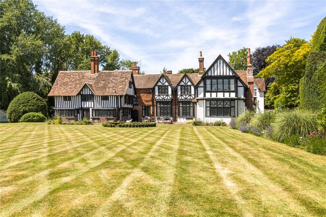 Vicarage Road, Yalding, Kent, ME18 8 bed detached house for sale