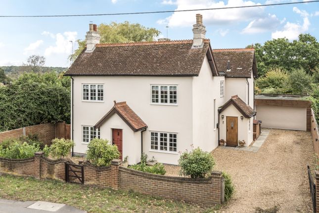 Basingstoke Road, Reading RG7 4 bed detached house for sale