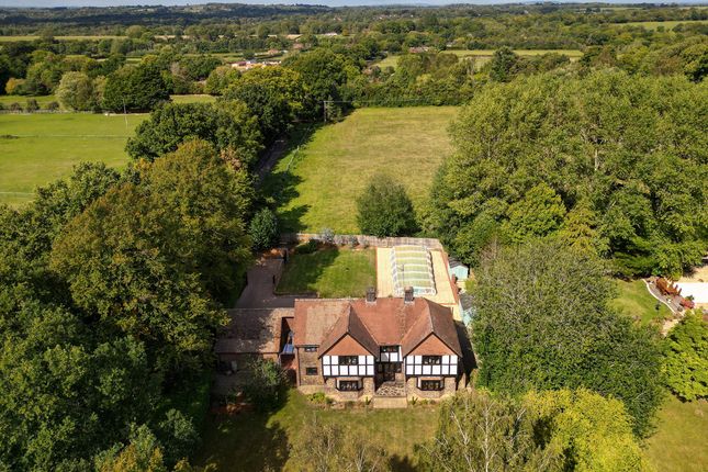 Fryern Road, Storrington, RH20 4 bed detached house for sale