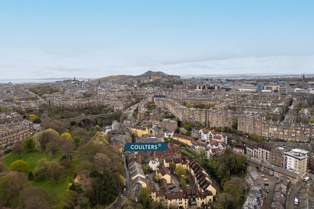 22 Damside, Dean, Edinburgh, EH4 3BB 2 bed semi