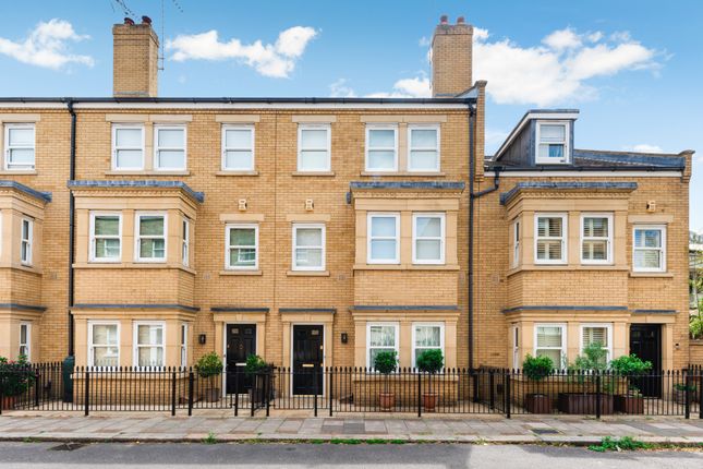 Sullivan Road, London, SE11 3 bed terraced house for sale