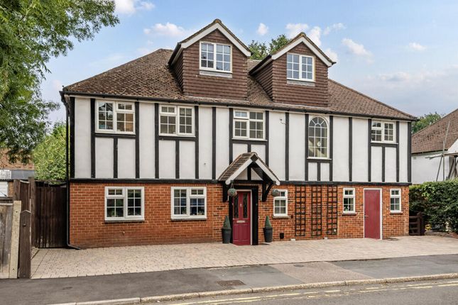 6 bedroom detached house for sale
