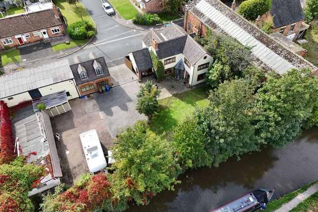 Mill Lane, Rugeley WS15 4 bed detached house for sale