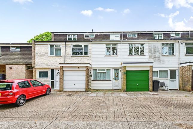 Mullins Close, Basingstoke RG21 3 bed terraced house for sale