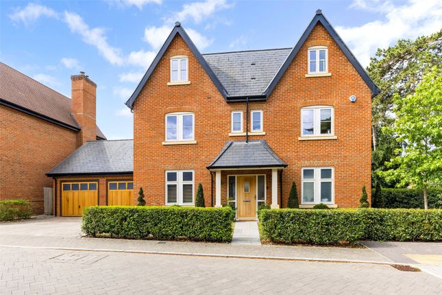 Laychequers Meadow, Taplow... 5 bed detached house for sale