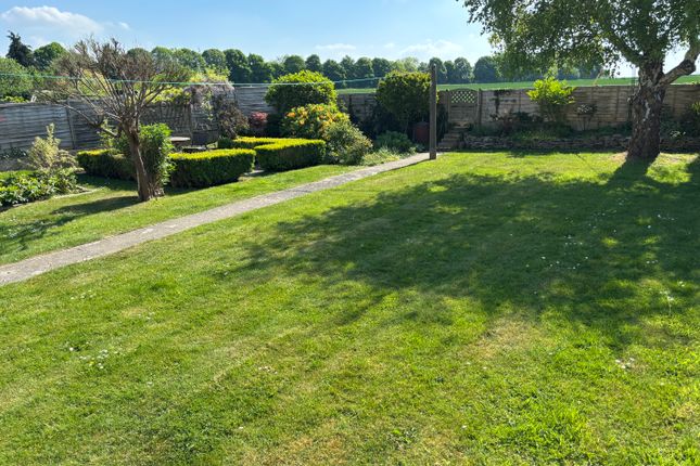 Hodson Road, Chiseldon, Wiltshire, SN4 3 bed bungalow for sale