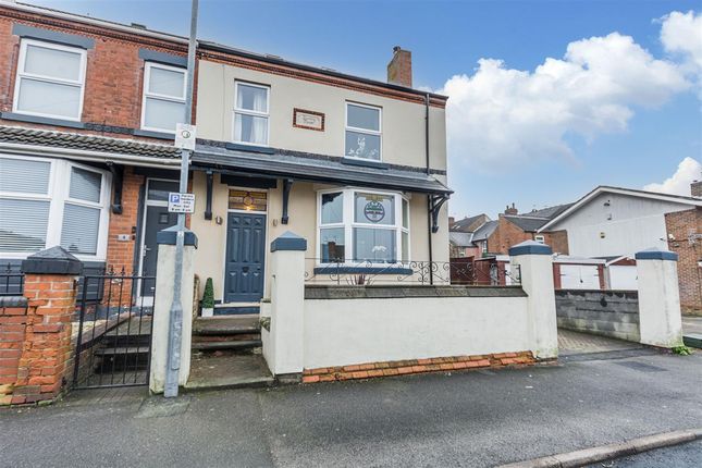 5 bed detached house