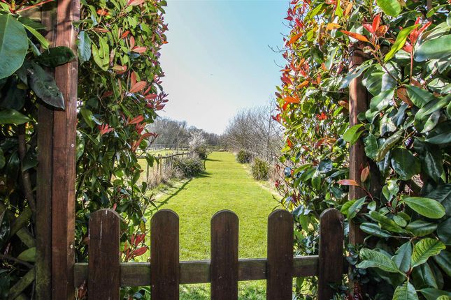 The Gardens, Doddinghurst, Brentwood 3 bed detached house for sale