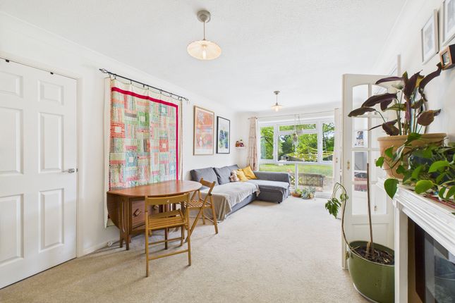 2 bedroom ground floor maisonette for sale