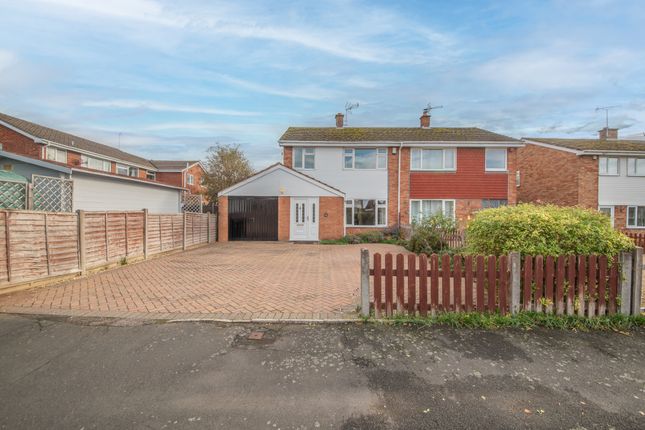 3 bedroom semi-detached house for sale