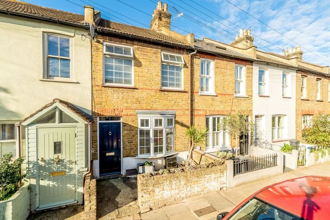 Mereway Road, Twickenham TW2 2 bed terraced house for sale