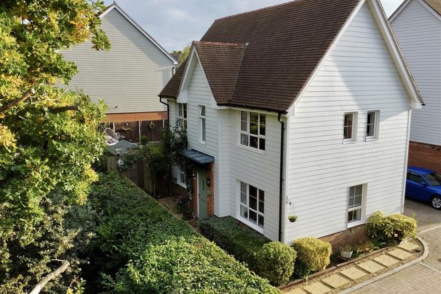 3 bedroom link detached house for sale