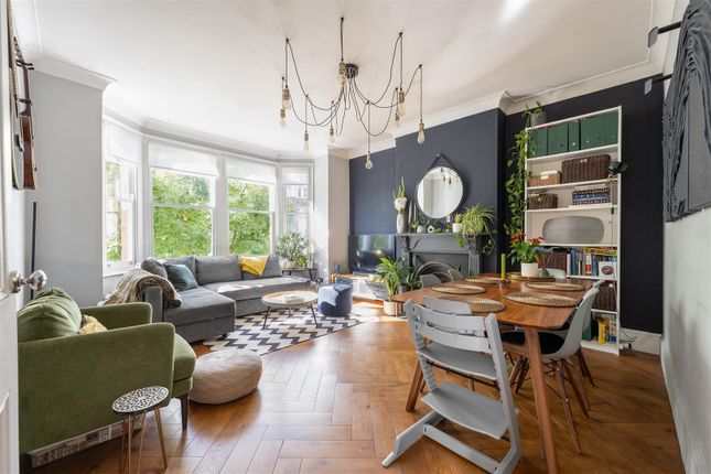 3 bedroom flat for sale