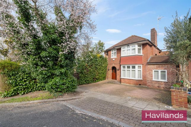 Elmbank, London 3 bed detached house for sale