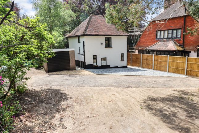 Springfield Road, Surrey GU15 2 bed detached house for sale