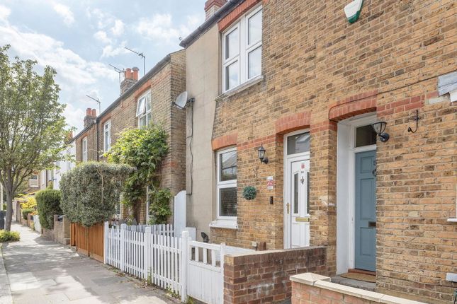 Ridley Avenue, London W13 2 bed cottage for sale