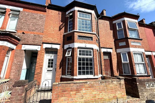 Dallow, Luton LU1 3 bed terraced house for sale