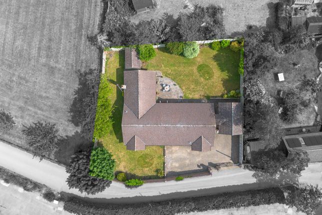Station Road, Royston SG8 4 bed detached bungalow for sale