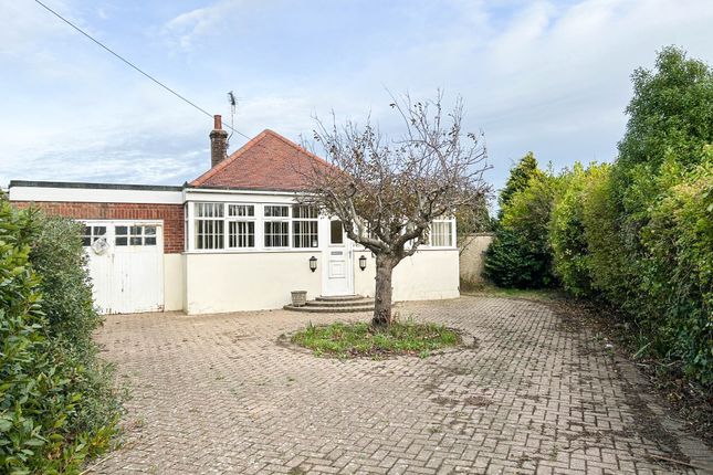 Farm Close, Elmer, Bognor Regis 2 bed detached bungalow for sale