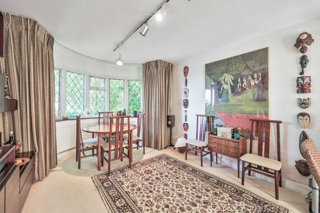 Tretawn Gardens, Mill Hill, London, NW7 4 bed detached house for sale