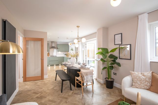 4 bed detached house