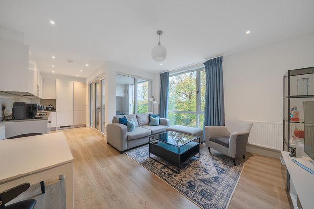 Quicks Road, London, SW19 2 bed flat for sale