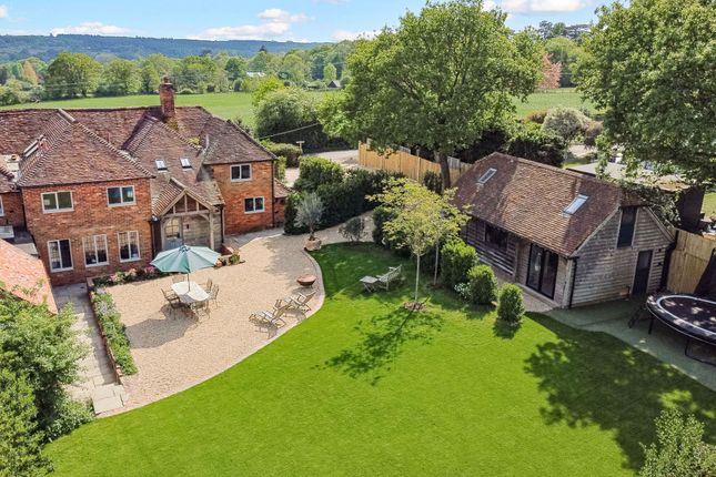 5 bedroom semi-detached house for sale